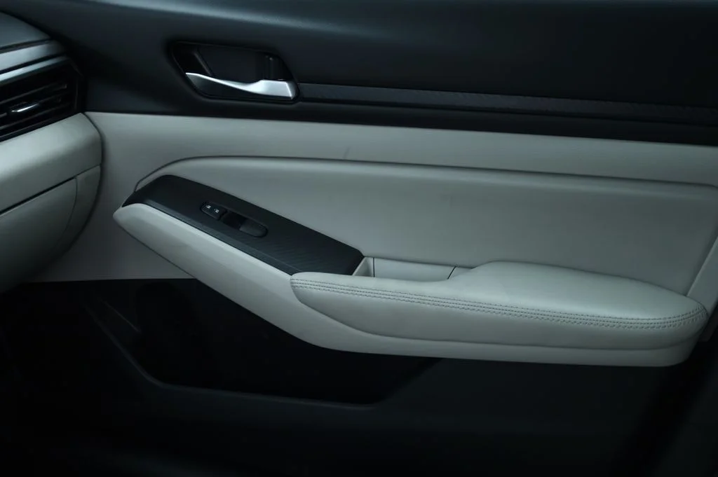 2024 Nissan Altima SV - Photo 12