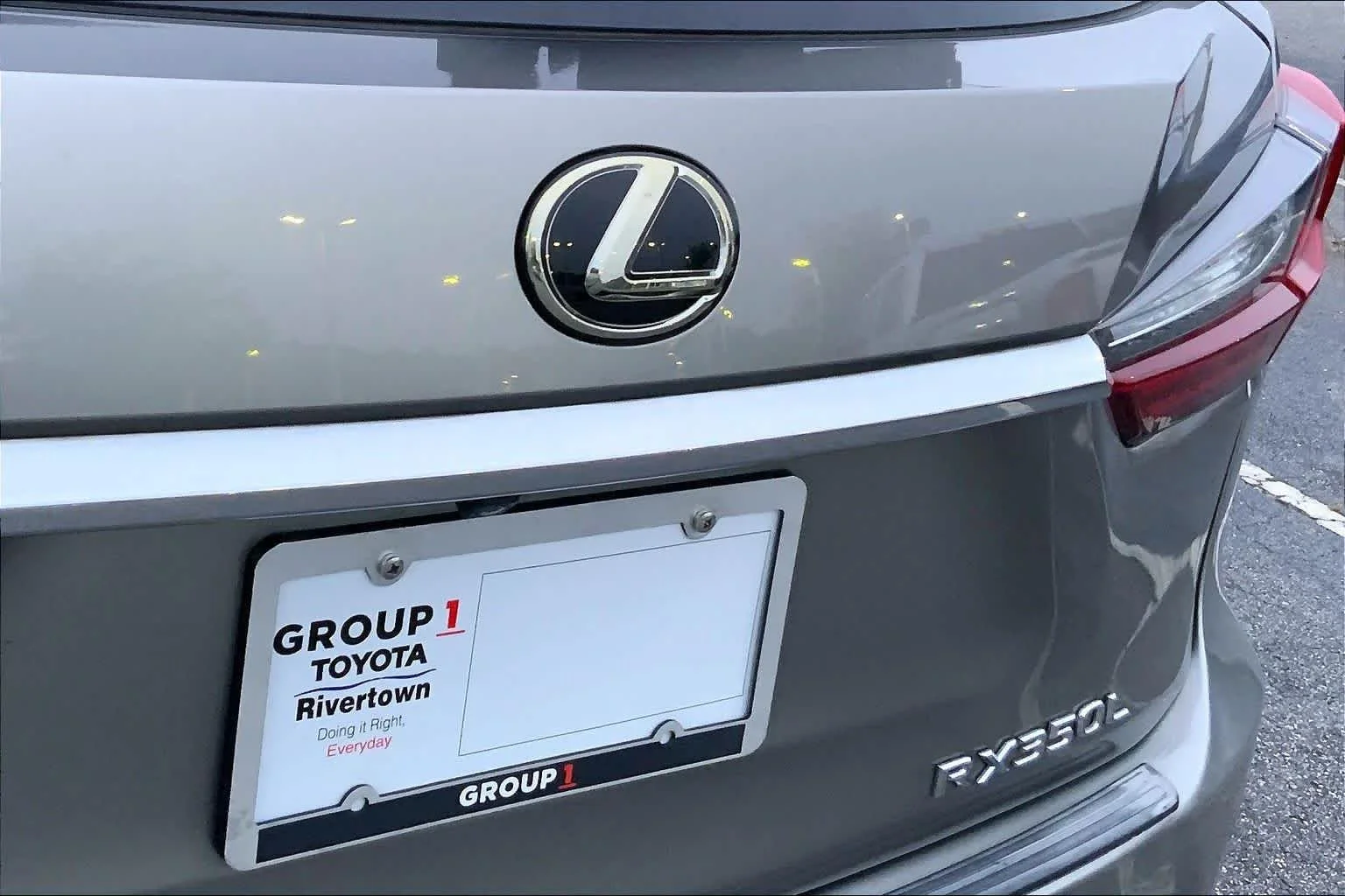 Used 2018 Atomic Silver Lexus  image 28