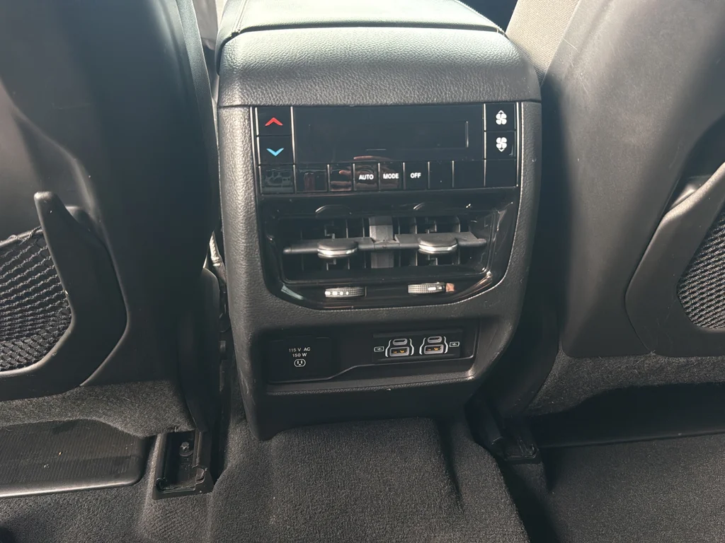 Used 2022 Black Jeep Laredo image 31