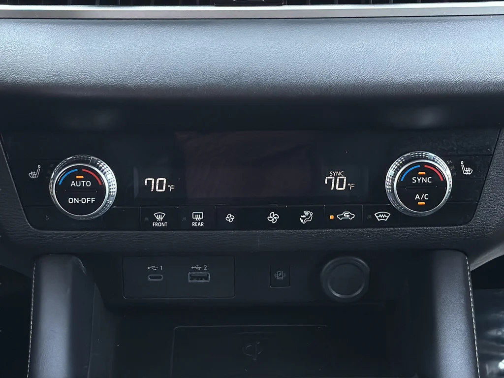 Used 2024 Gray Mitsubishi SE image 25