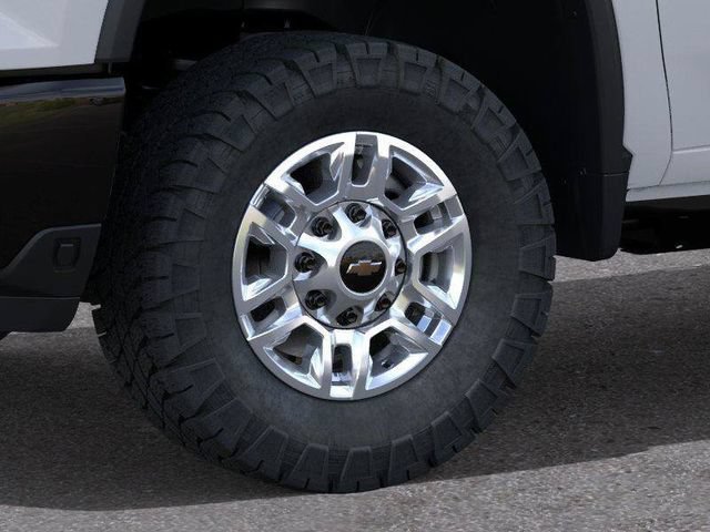New 2026 Summit White Chevrolet WT image 9
