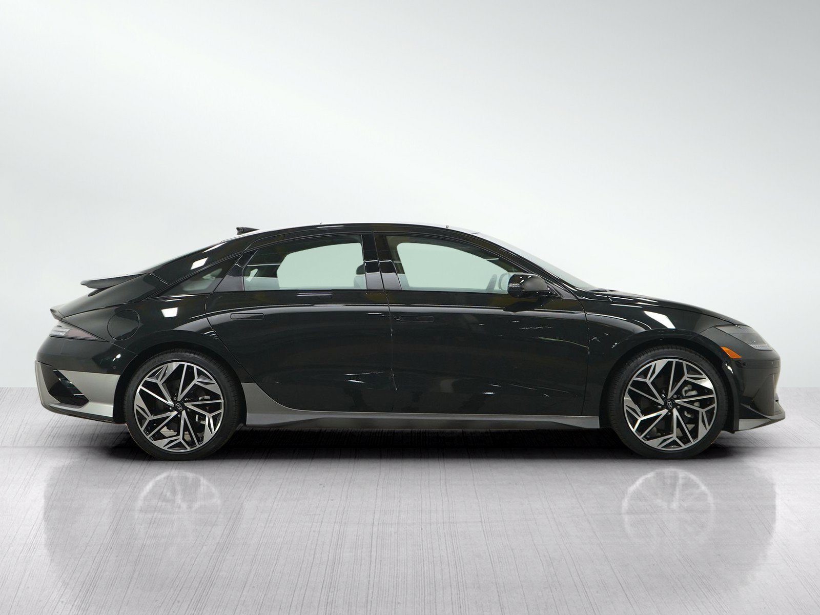 2023 Hyundai IONIQ 6 Limited - Photo 6