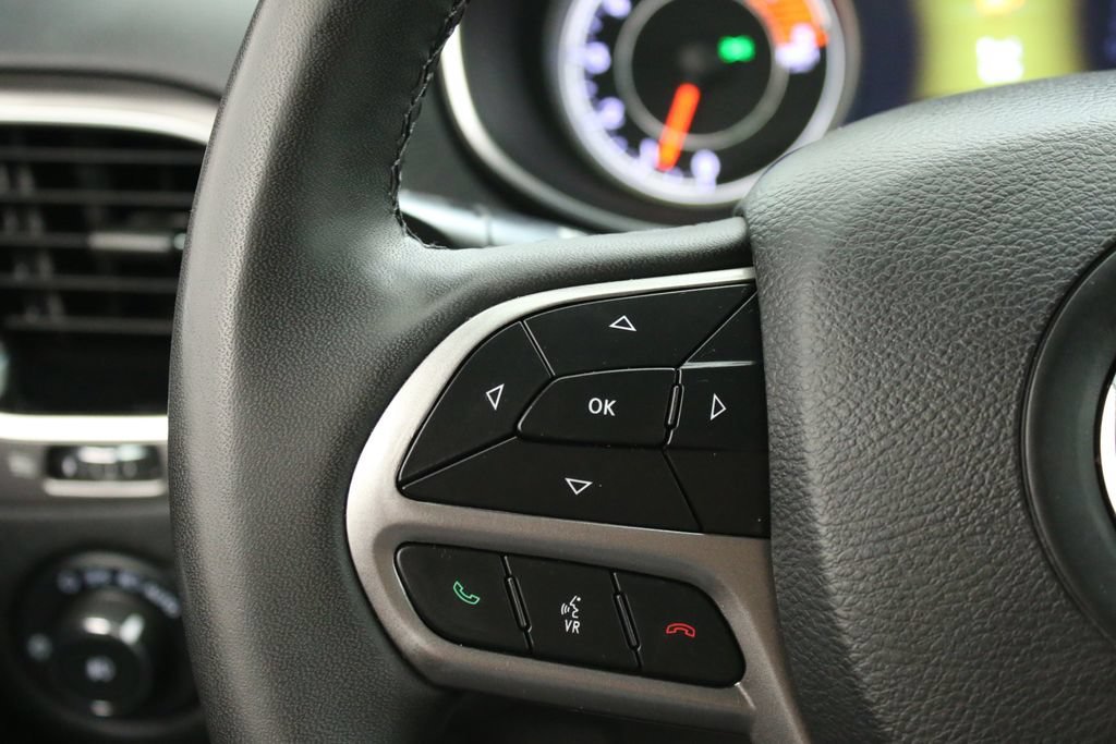Used 2022 Gray Jeep Limited image 15