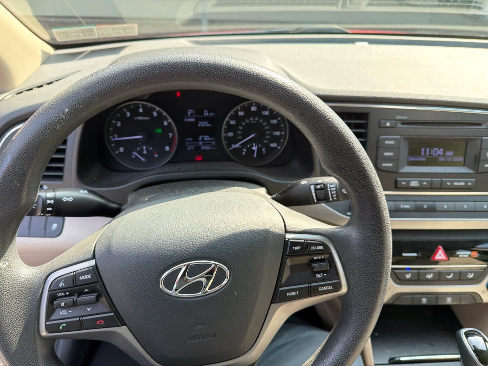 Used 2018 Scarlet Red Hyundai SE image 5