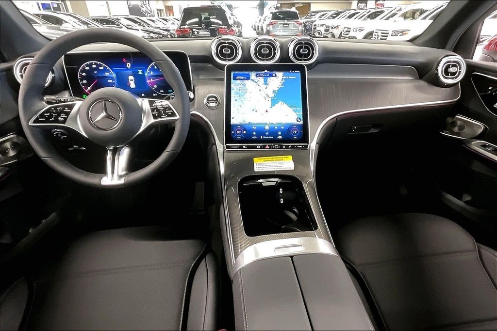 New 2026 MANUFAKTUR Patagonia Red Metallic Mercedes-Benz GLC 300 image 5