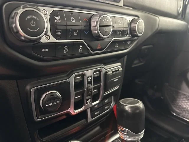 Used 2020 Black Jeep Overland image 14