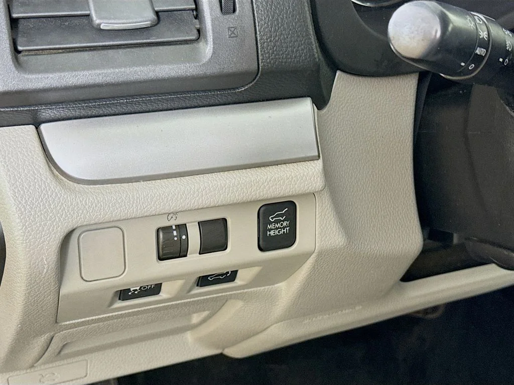 Used 2014 Gray Subaru 2.5i Touring image 10
