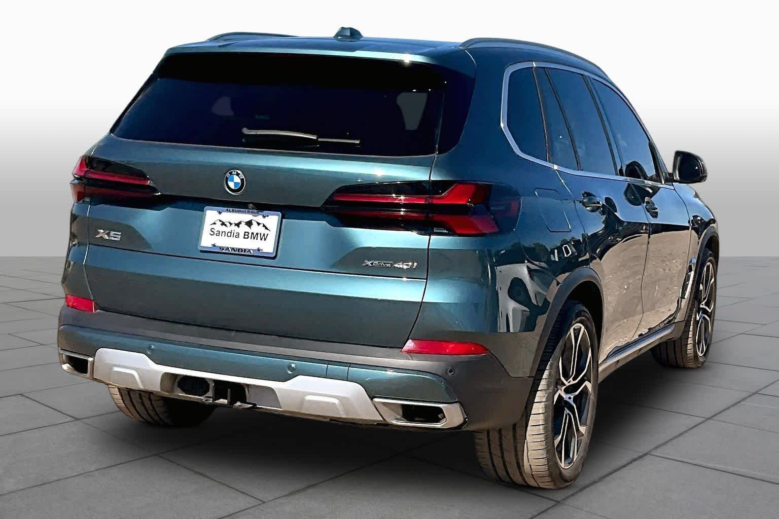 Used 2024 Blue Ridge Mountain Metallic BMW xDrive40i image 10