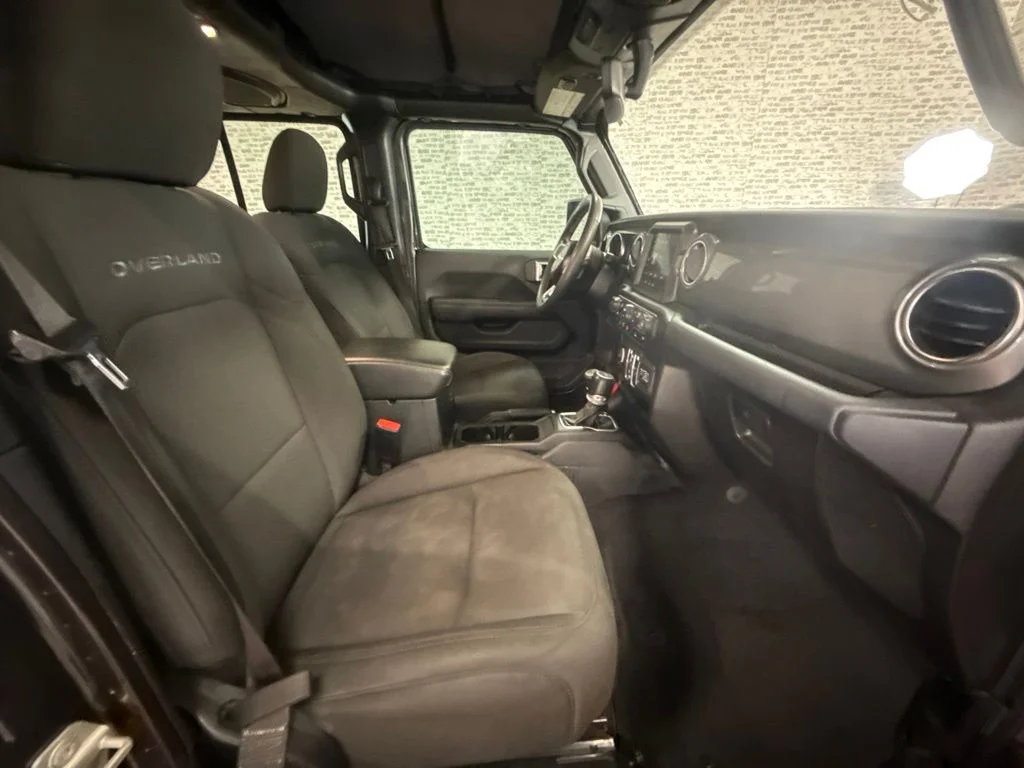 Used 2023 Granite Crystal Metallic Clearcoat Jeep Overland image 11