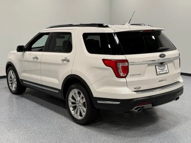 Used 2018 White Ford Limited image 7