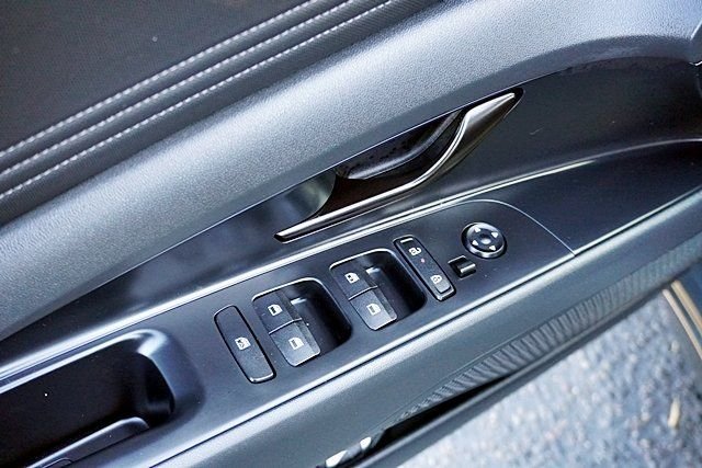 Used 2026 Gray Hyundai SEL Sport image 21