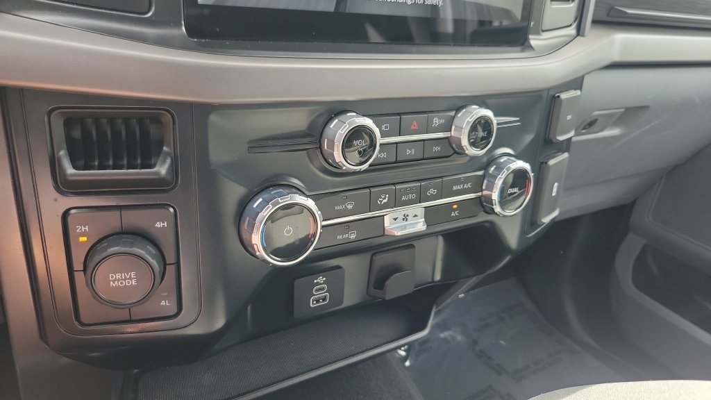 2025 Ford F-150 XLT - Photo 18
