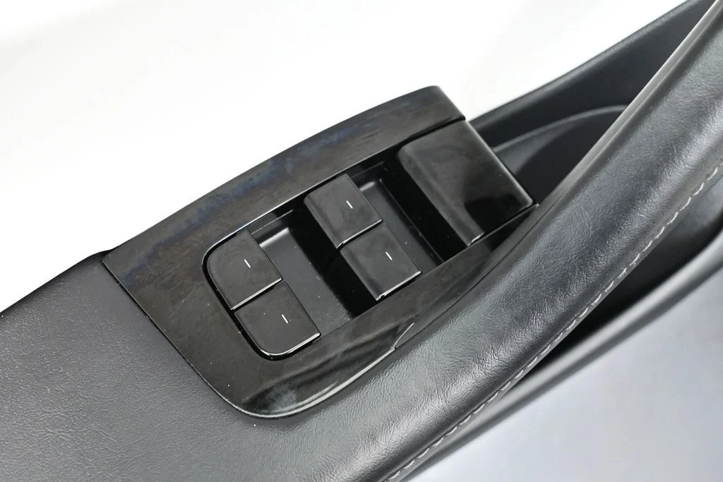 Used 2018 Black Tesla Long Range image 18