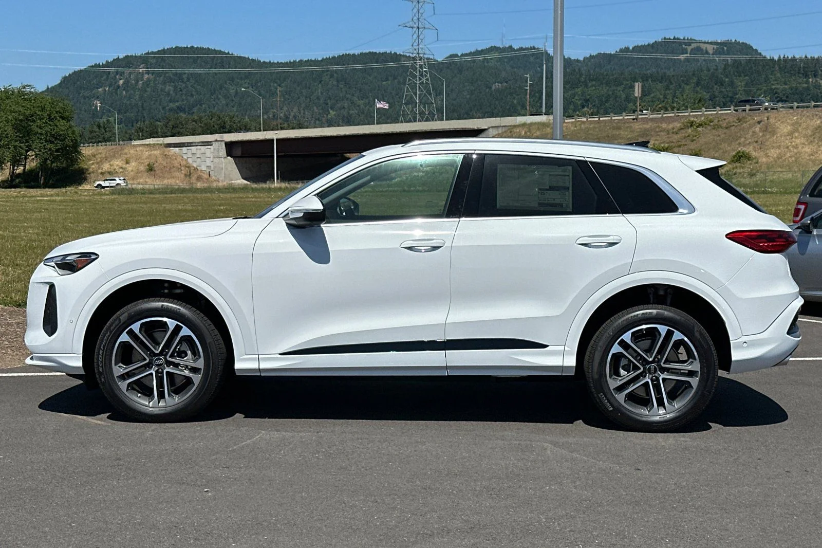 Used 2025 White Audi 2.0T Premium image 6