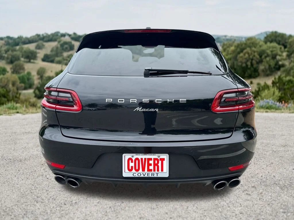 Used 2018  Porsche Base image 9
