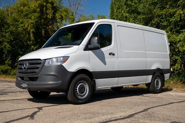 New 2026 Arctic White Mercedes-Benz Cargo 144 WB image 3