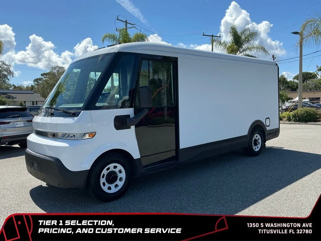 Used 2024 White BrightDrop Base image 9