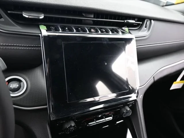 New 2026 Diamond Black Crystal Pearl-Coat Exterior Paint Jeep Laredo image 16