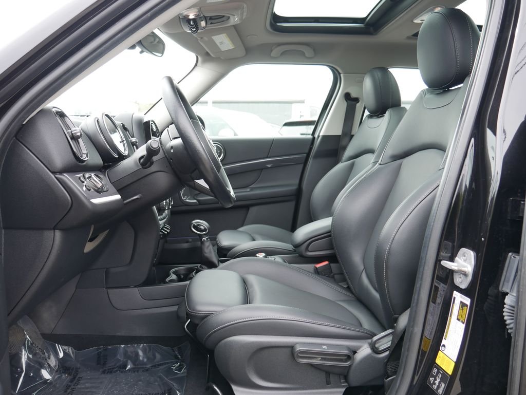 Used 2018 Black MINI Base image 13