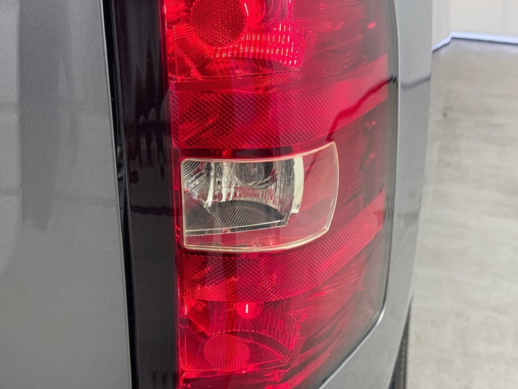 Used 2008 Graystone Metallic Chevrolet LT image 30