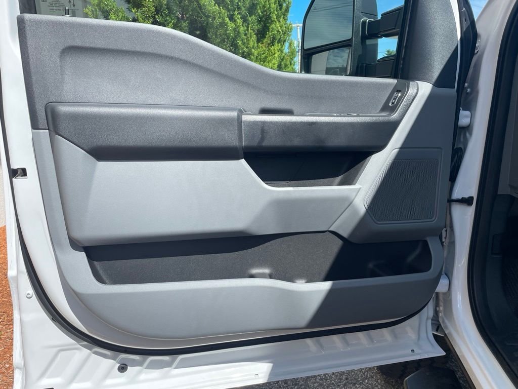 New 2026 Oxford White Ford F-350® XL image 11