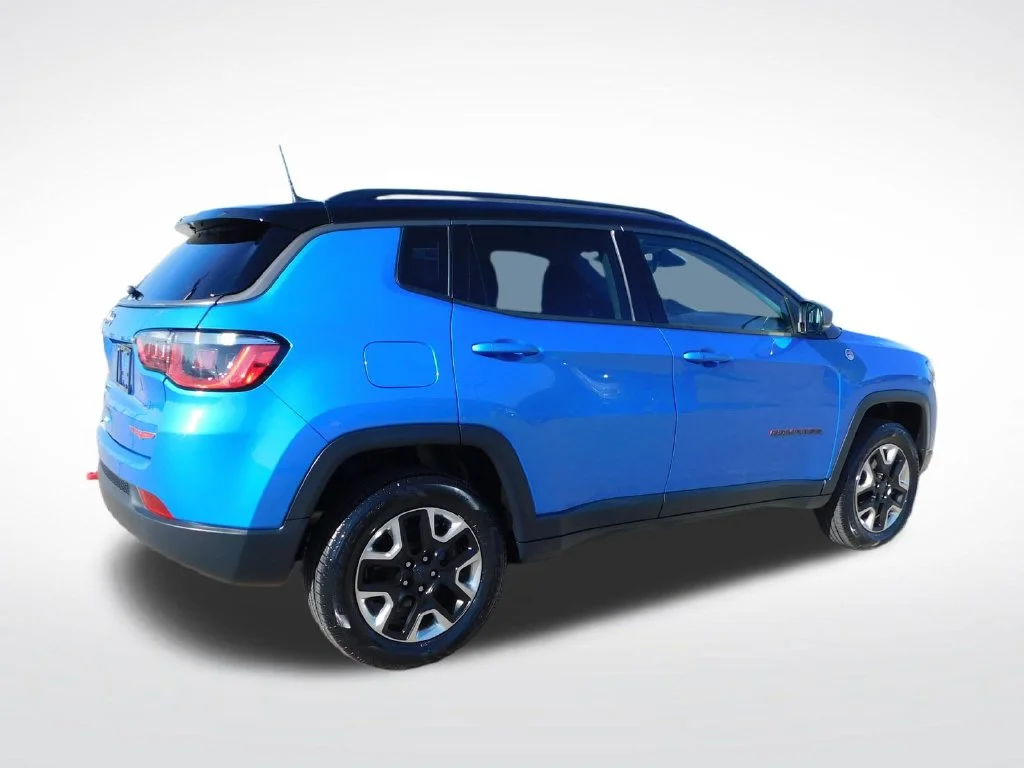 Used 2018 Laser Blue Jeep Trailhawk image 3