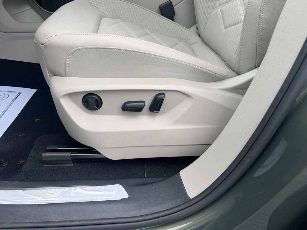 New 2026 Green Volkswagen 2.0T SE w/Technology image 18