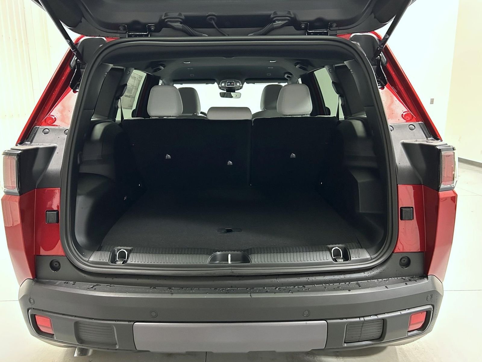 New 2026 Red Hot Pearl-Coat Exterior Paint Jeep Laredo image 9
