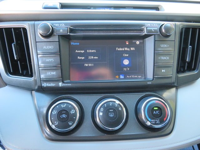 Used 2015  Toyota LE image 23