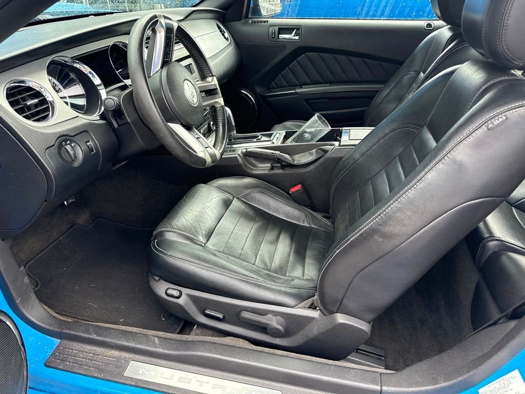 Used 2013 Blue Ford V6 Premium image 15