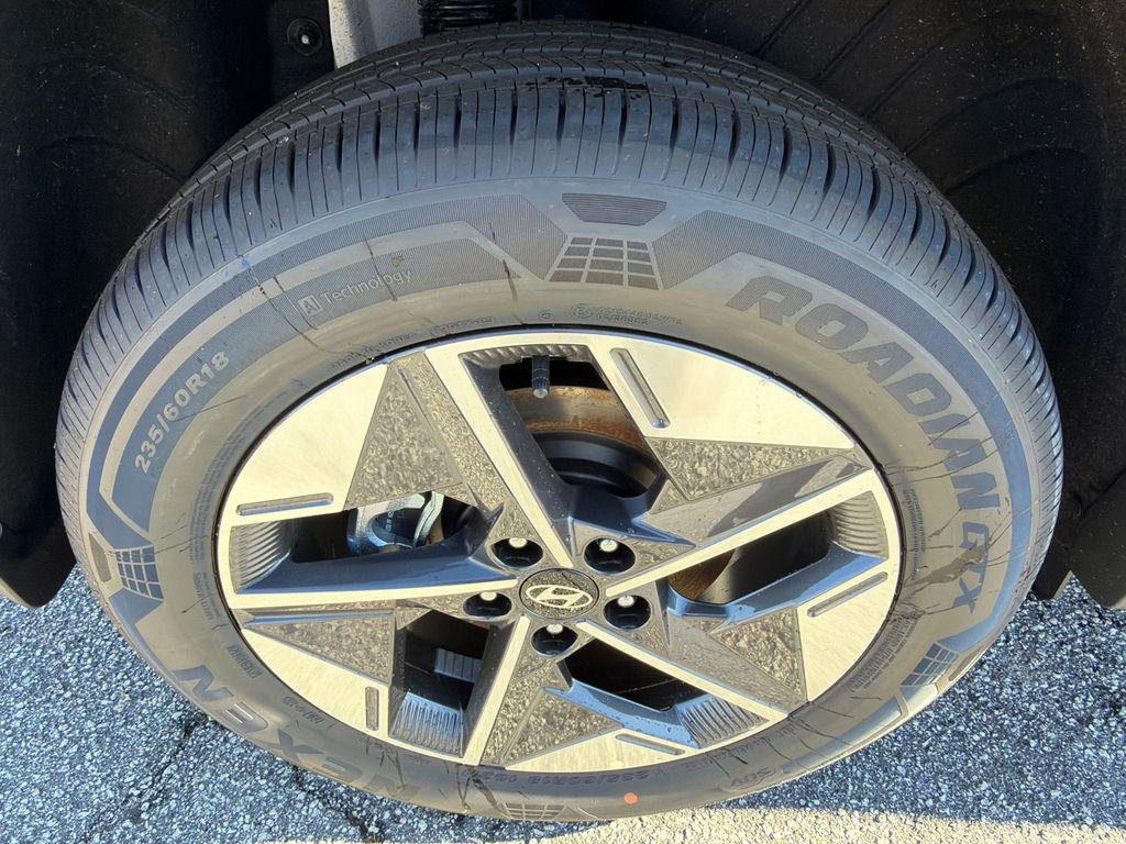 New 2026 White Hyundai SEL AWD image 17
