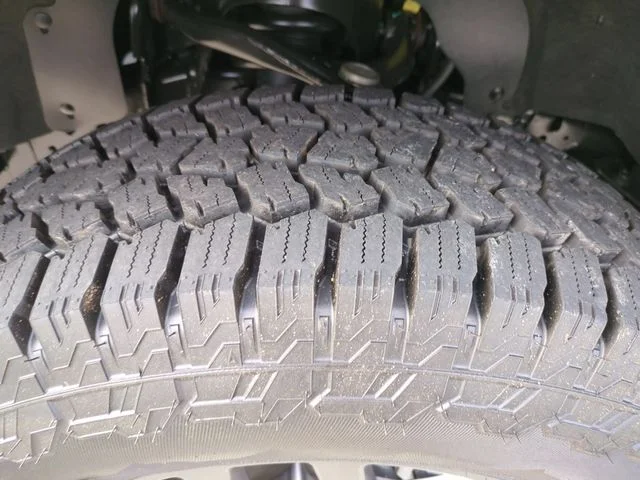 Used 2022 Blue Ford Tremor image 11