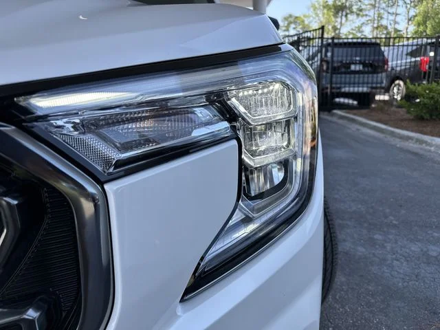 Certified Used 2022 White GMC AT4 image 9
