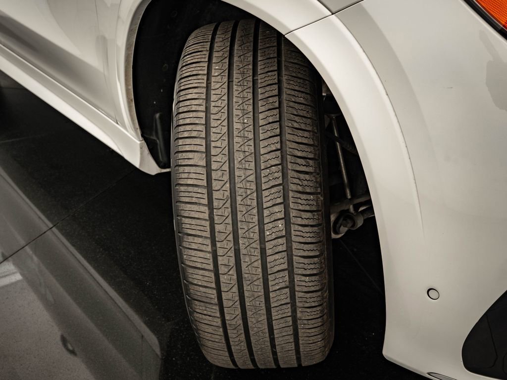 Used 2024 Manufaktur Diamond White Metallic Mercedes-Benz GLE 350 image 55