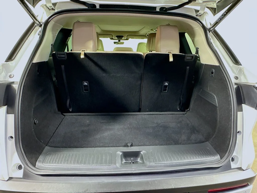 Certified Used 2025 Majestic INFINITI LUXE image 35