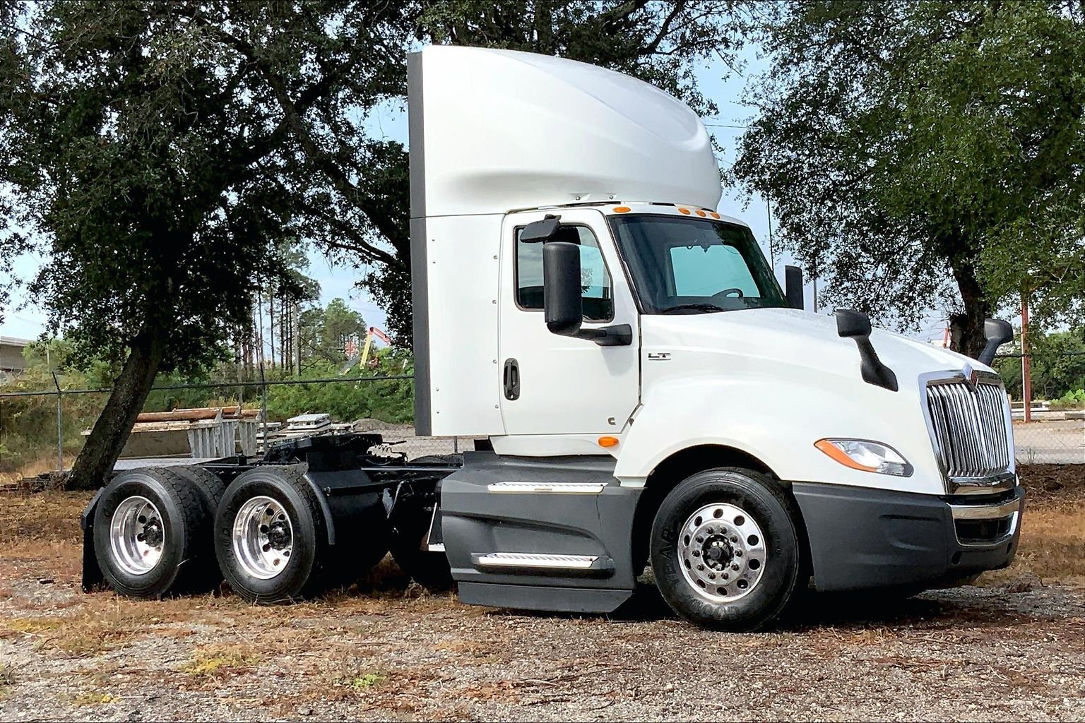 2021 INTERNATIONAL LT625 6x4 - Image 1