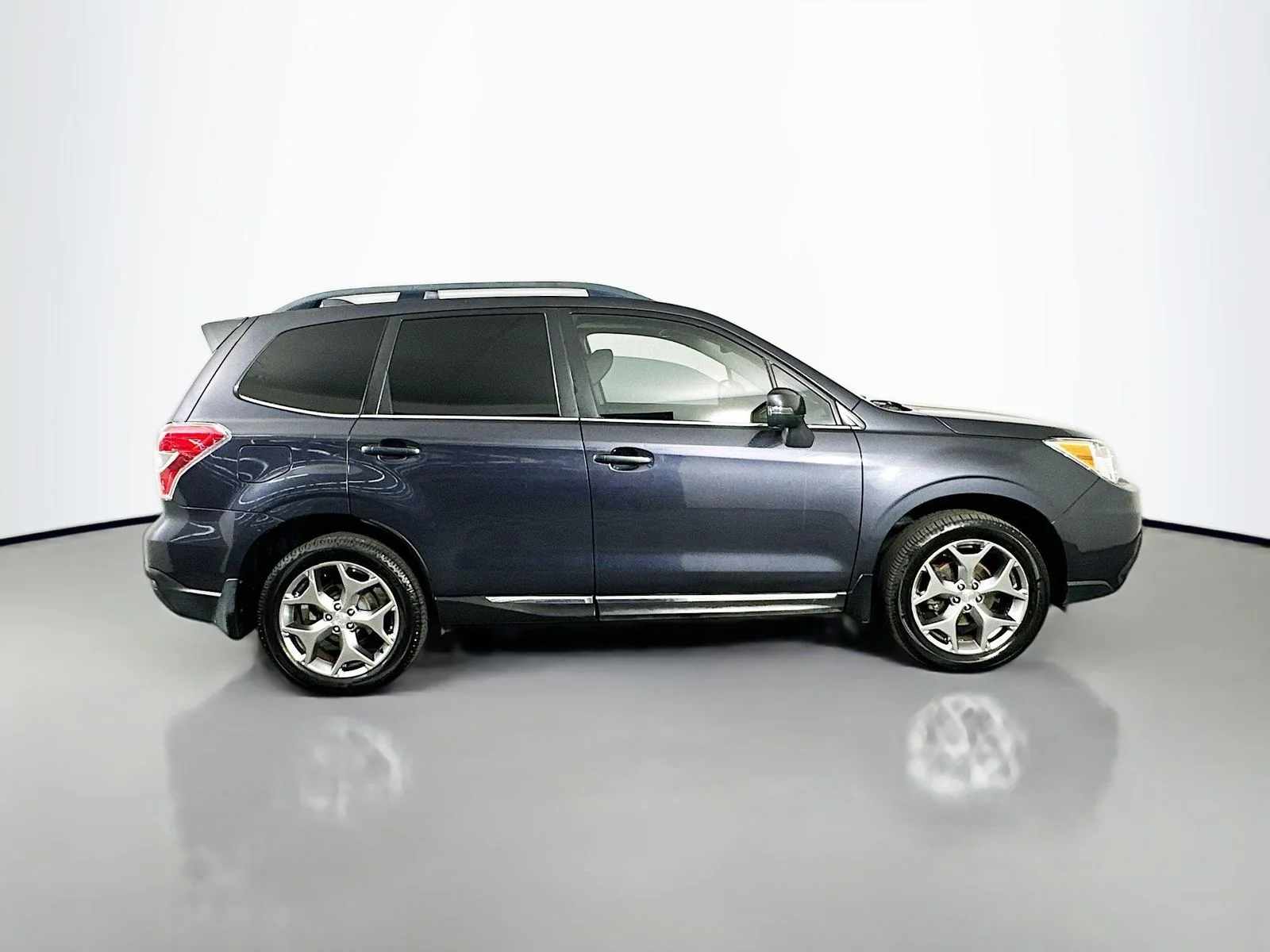 Used 2016 Dark Gray Metallic Subaru 2.5i Touring image 11