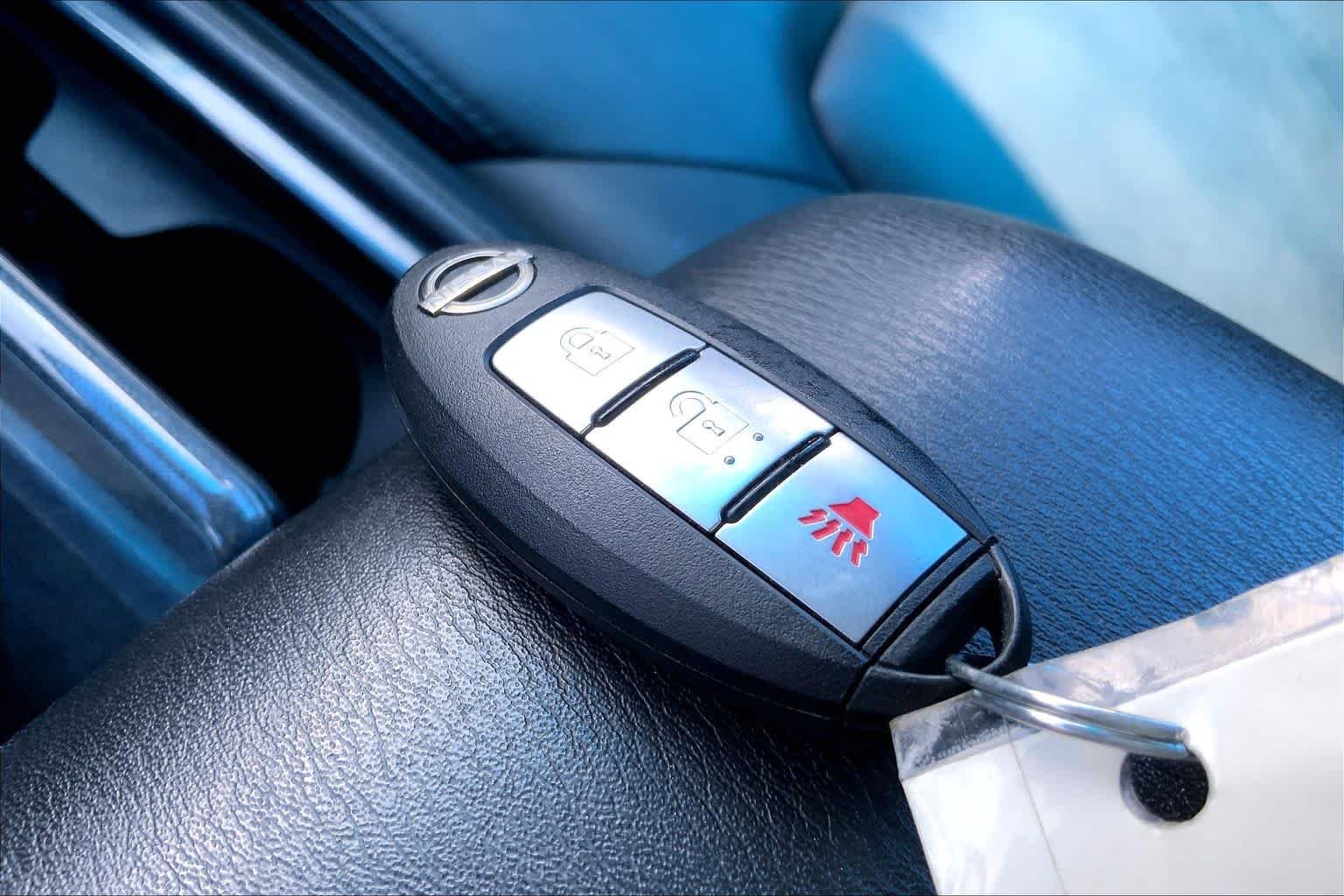 Used 2022 Brilliant Silver Metallic Nissan SV image 28