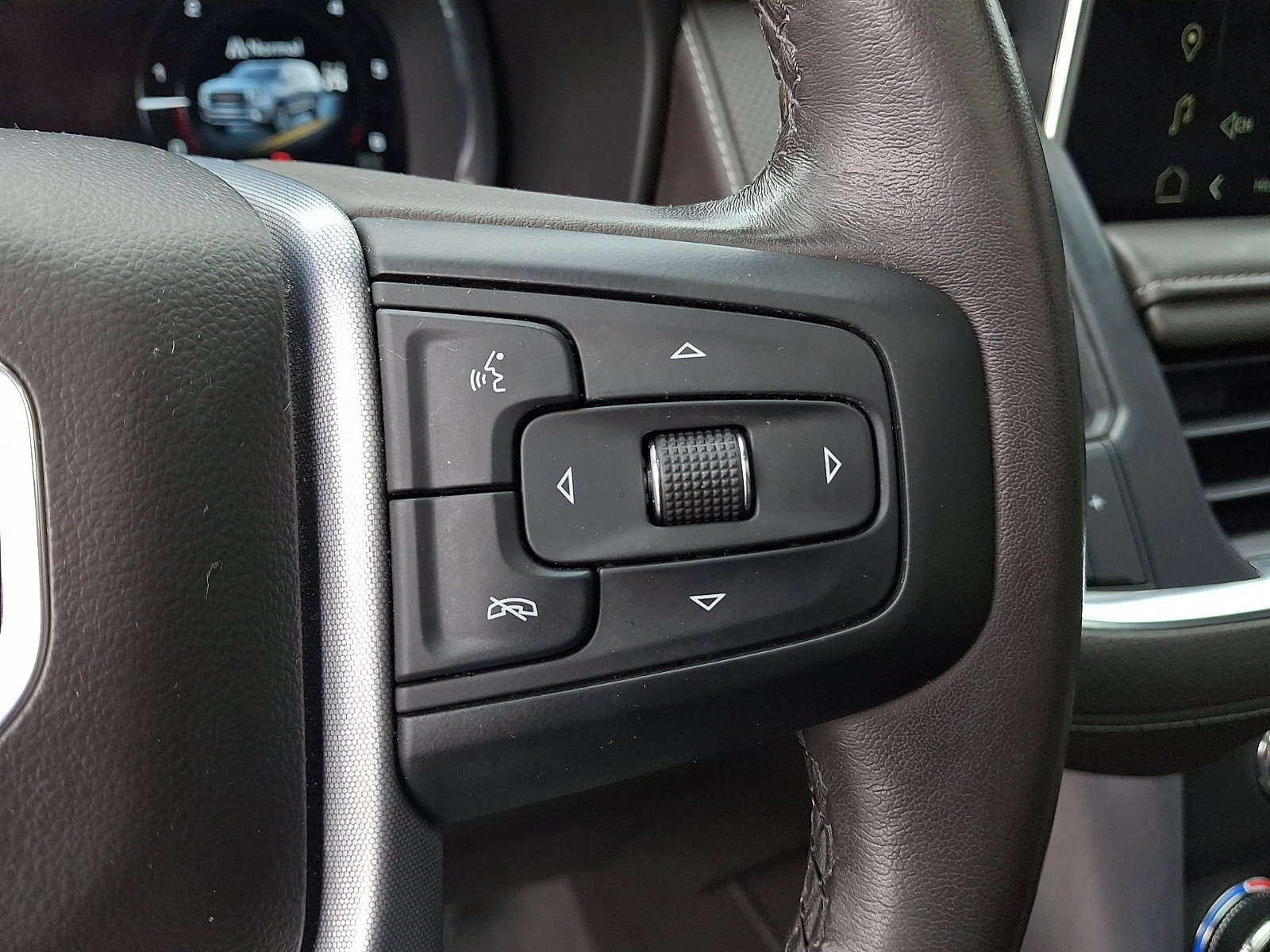 Used 2022 White Frost Tricoat - G1W GMC 4WD SLT image 23