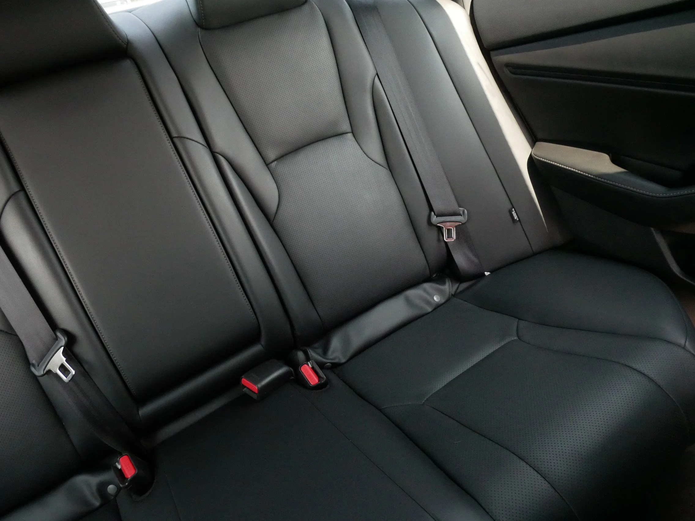 Used 2024 Solar Silver Metallic Honda Touring image 14