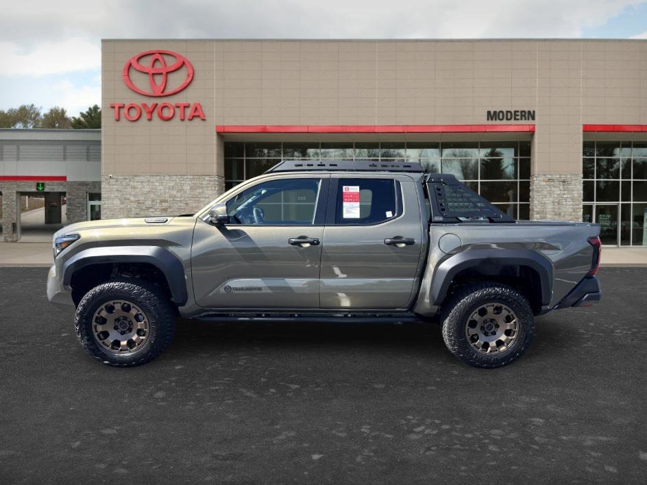 New 2026 Bronze Oxide Toyota Trailhunter image 4