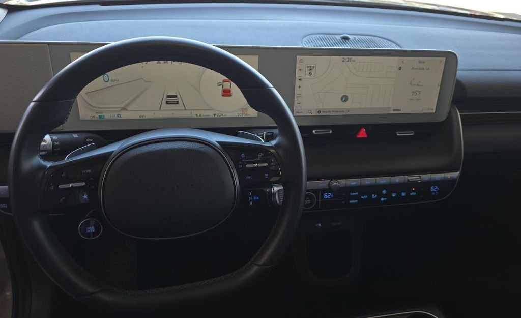Used 2023 Gray Hyundai SEL image 10