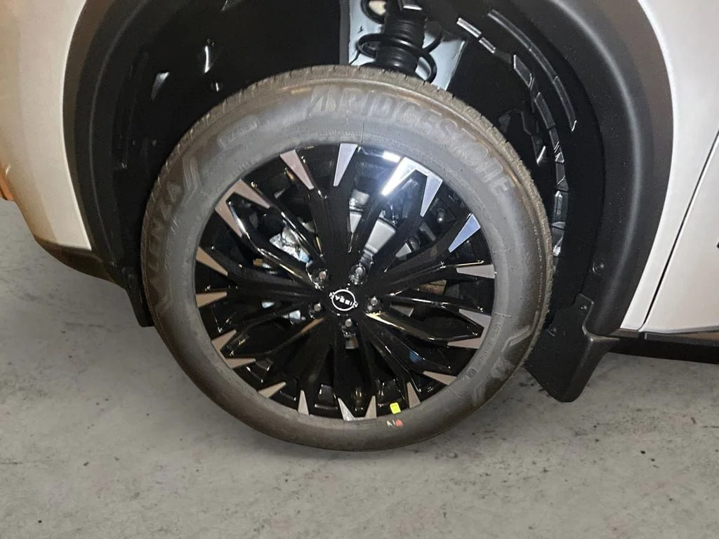 New 2026 Everest White Pearl Tricoat Nissan Dark Armor image 14