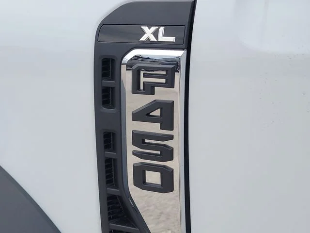 New 2026 Oxford White Ford XL image 9