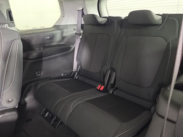 Used 2022 Gray Jeep Laredo image 26