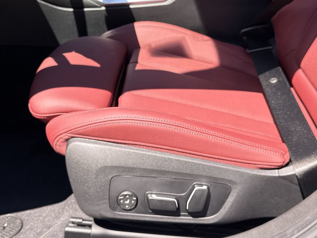 New 2026 Skyscraper Grey Metallic BMW 330i xDrive image 14