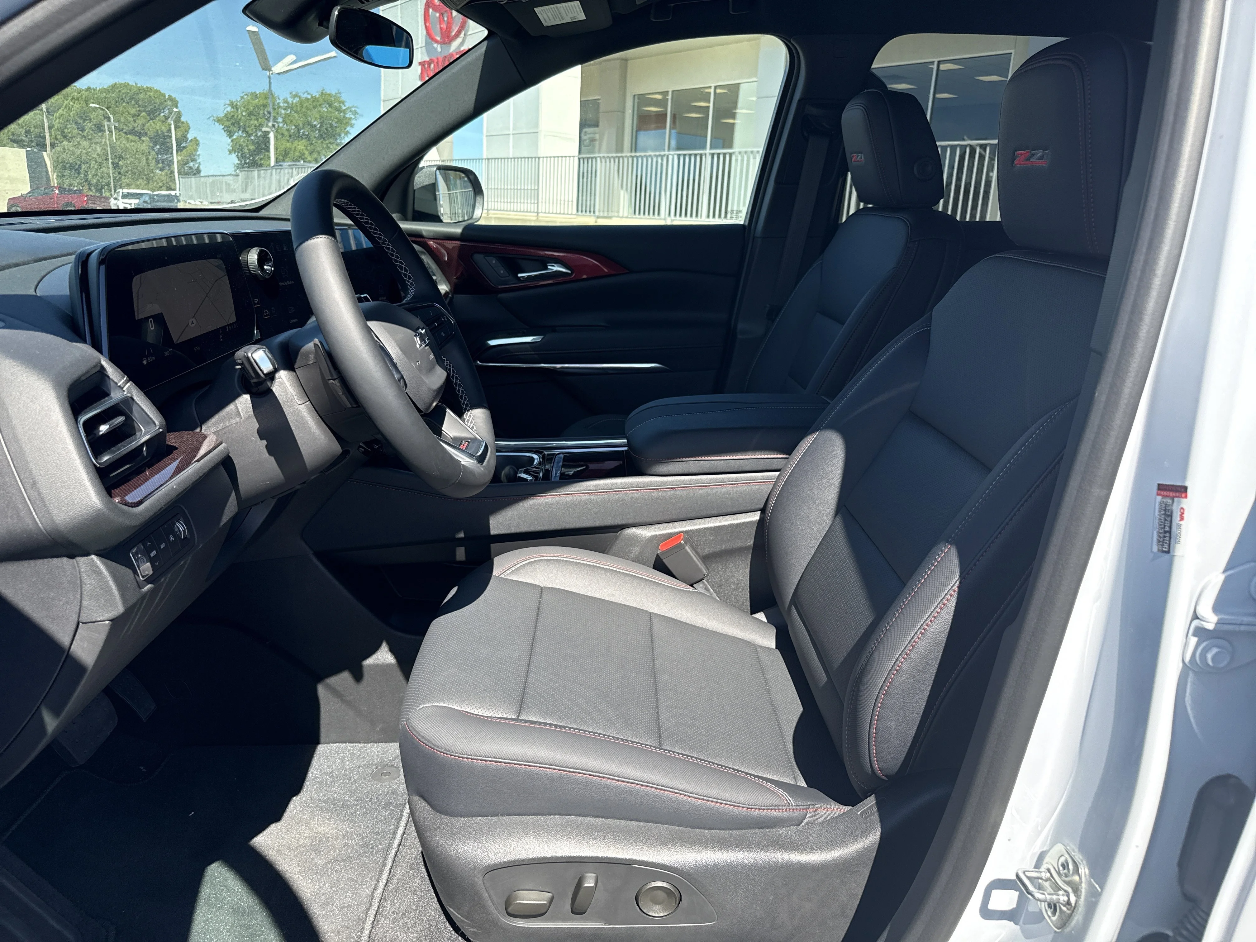 New 2026 Polar White Tricoat Chevrolet Z71 image 10