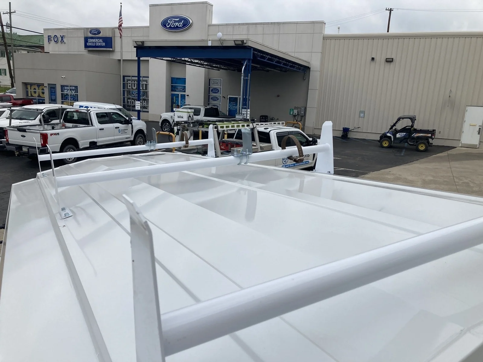 New 2027 Oxford White Ford E-350 SRW image 10