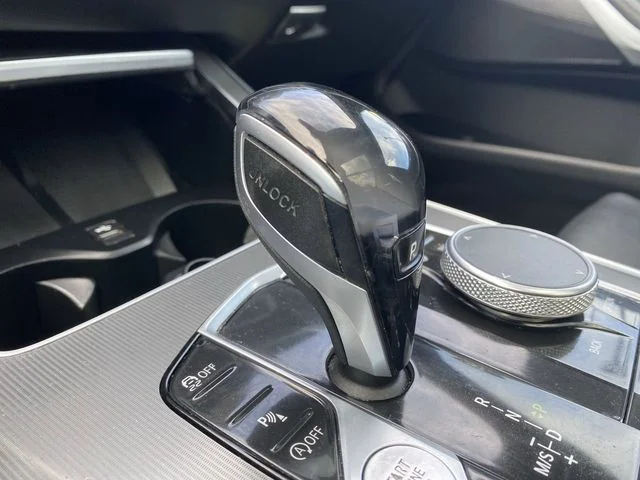 Used 2019 Black BMW xDrive40i image 21