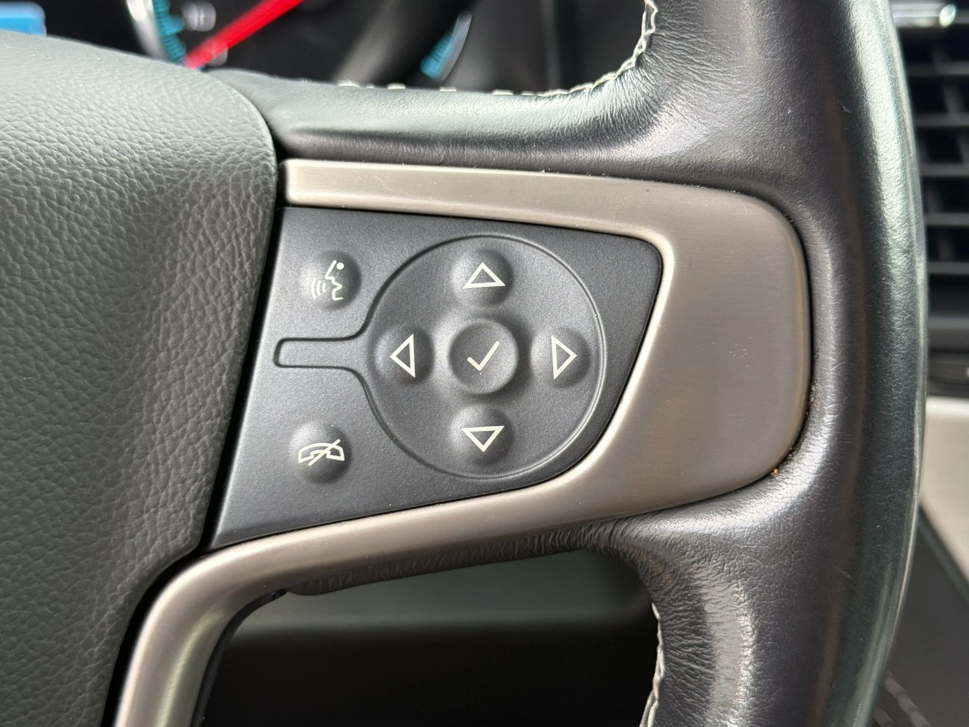 Used 2020 Onyx Black GMC Denali image 7